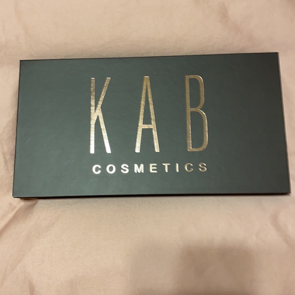 ๐SALE!!๐NIB BOXY CHARM Kab Cosmetics Contour Palette Vol 1 - Picture 3 of 5